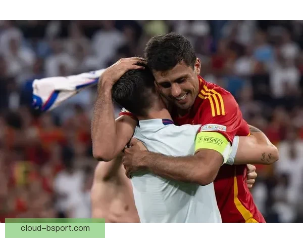 2025年金球奖评选中罗德里呼声上升引发足球界广泛关注